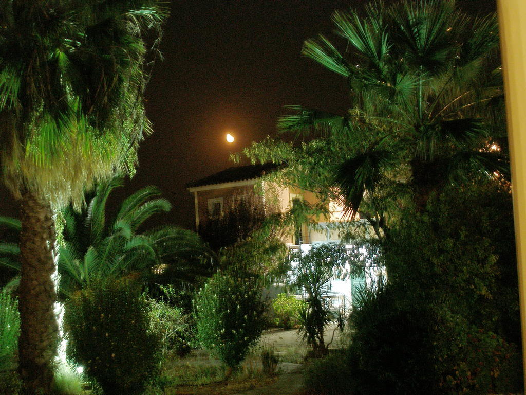 Loutrópolis Thermís Heliatoras Studios מראה חיצוני תמונה